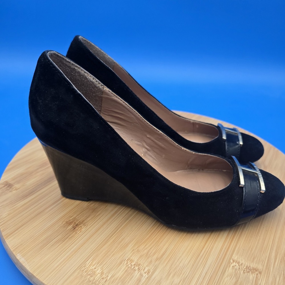 Tommy Hilfiger Size 7M Reda Suede Leather upper Synthetic Patent Wedge Black